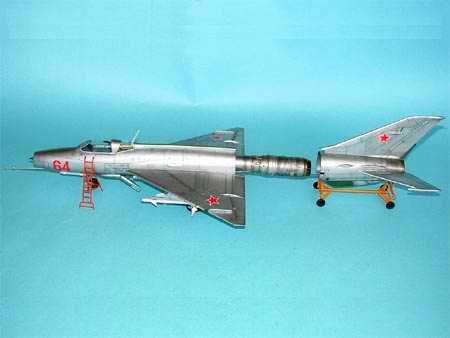 MiG-21 F-13 02210-1/32 Series-TRUMPETER（china）