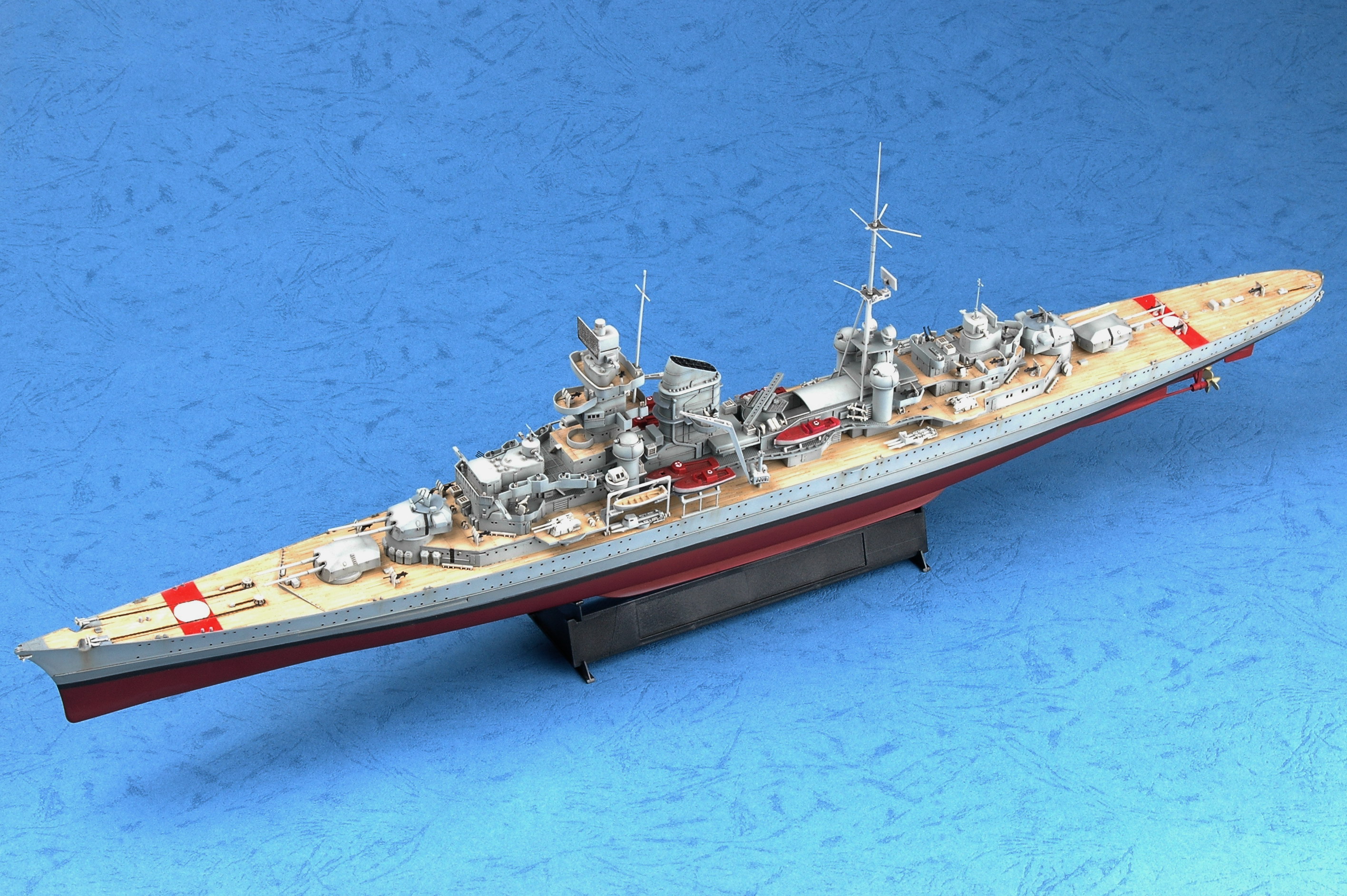 Trumpeter 1/700 German Prinz Eugen Heavy Cruiser 1942 Model Kit Trumpeter 1/700 German Prinz Eugen Heavy Cruiser 1942 Model Kit