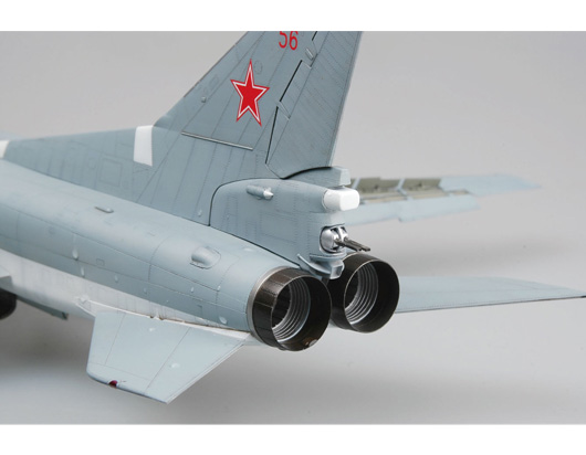 Tu-22M2 Backfire B Strategic bomber 01655-1/72 Series-TRUMPETER