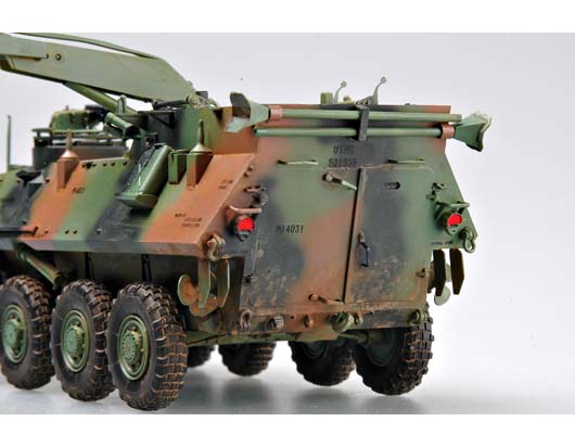 Trumpeter 07269 00370 1/72 1/35 USMC LAV-R Light Armored Vehicle Recovery Model
