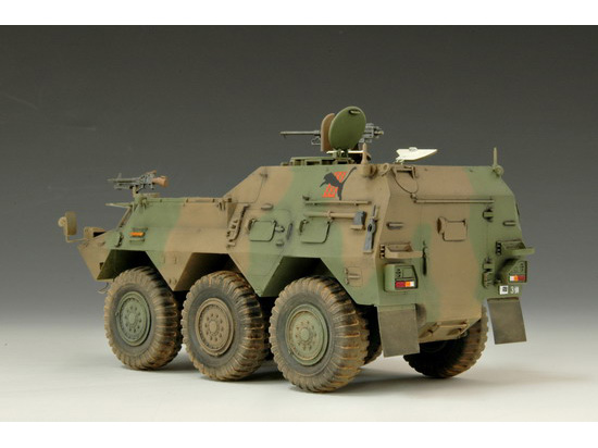 日本陆上自卫队82式指挥通信车00326-1/35 系列-小号手TRUMPETER