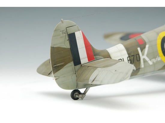 SPITFIRE MK.VB/TROP 1/24 TRUMPETER 未組立 Supermarine Spitfire Mk.Vb / Trop, Trumpeter 02412 (2005)
