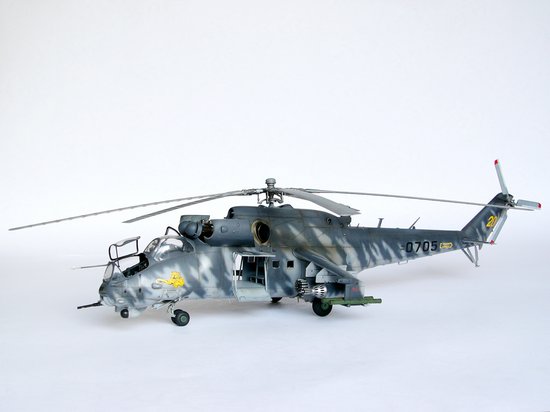 Mil Mi-24V Hind-E Helicopter 05103-1/35 Series-TRUMPETER