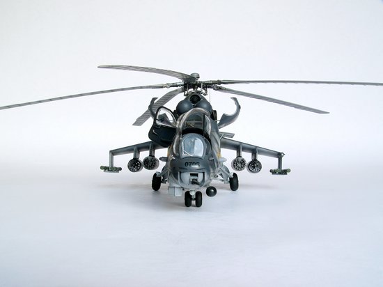Mil Mi-24V Hind-E Helicopter 05103-1/35 Series-TRUMPETER