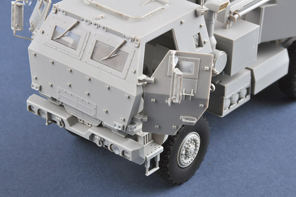 美国M142高机动火箭炮系统(HIMARS) 01041-1/35 系列-小号手TRUMPETER