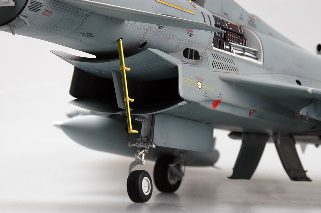 Details about   Trumpeter 02279 ef-2000b eurofighter typhoon 1/32 scale plastic kit-t48 show original title 