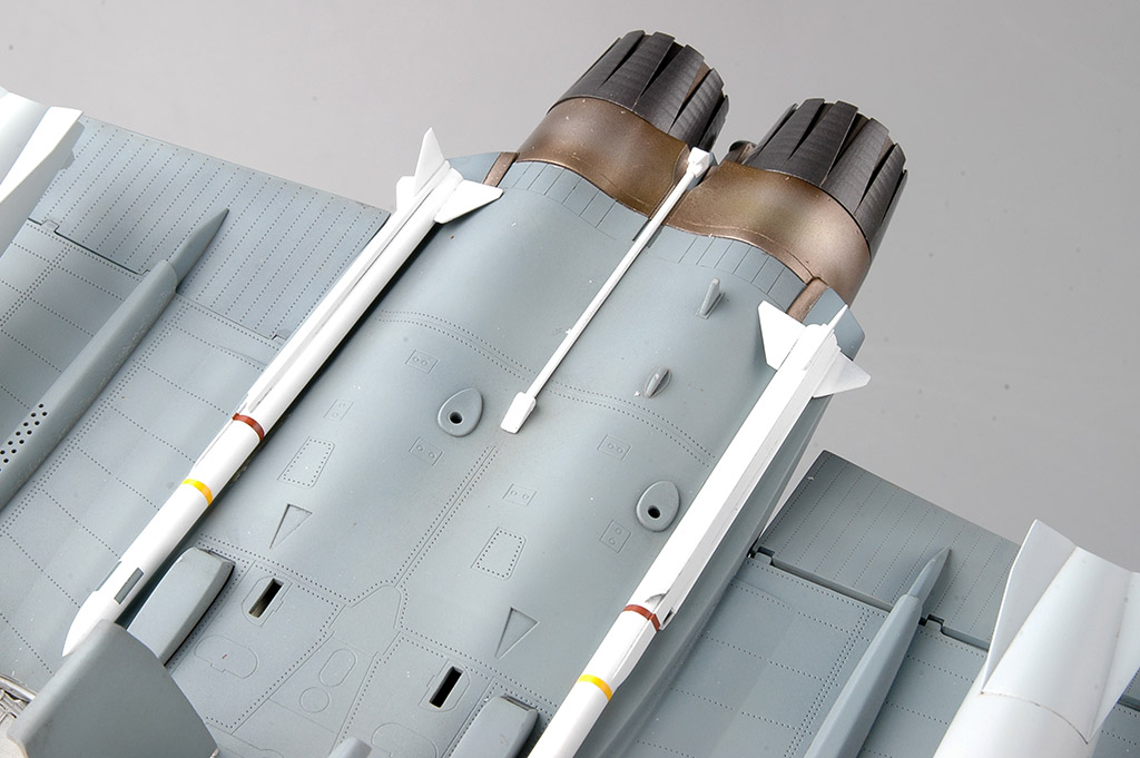 Trumpeter 1/32 Scale EF-2000B Eurofighter Typhoon Model Kit — 508 Parts With Photo-Etched Details - View #6