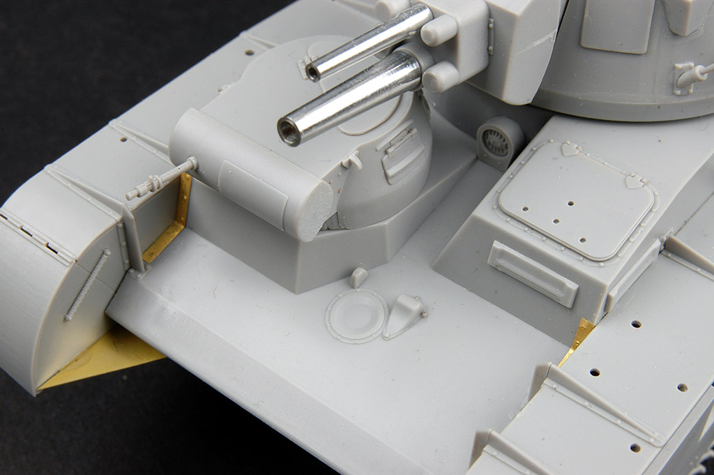 德国NBFZ坦克(莱茵金属) 05528-1/35 系列-小号手TRUMPETER