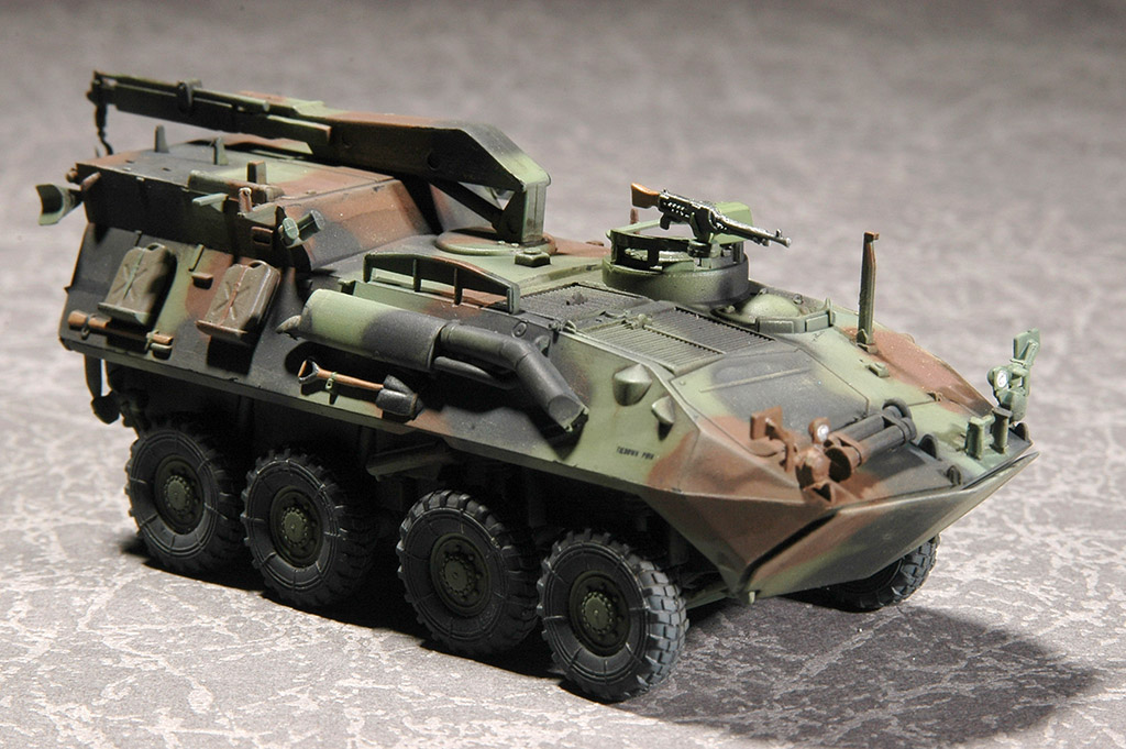Trumpeter 07269 00370 1/72 1/35 USMC LAV-R Light Armored Vehicle Recovery Model