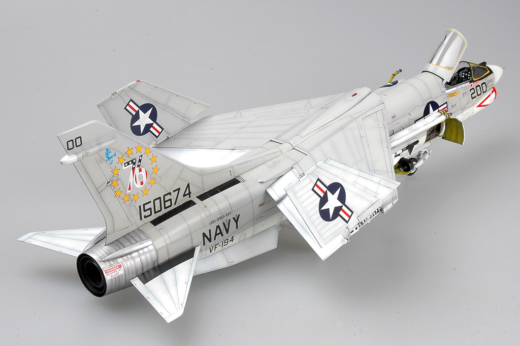 F-8J Crusader 02273-1/32 Series-TRUMPETER（china）