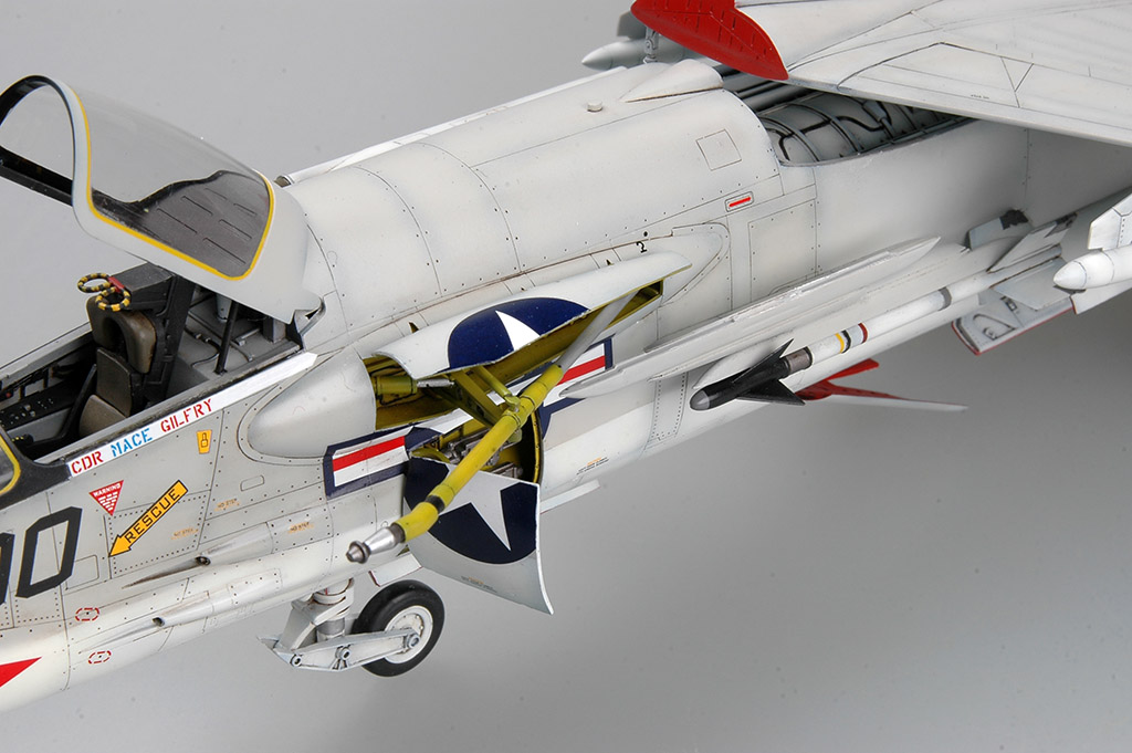 F-8J Crusader 02273-1/32 Series-TRUMPETER（china）