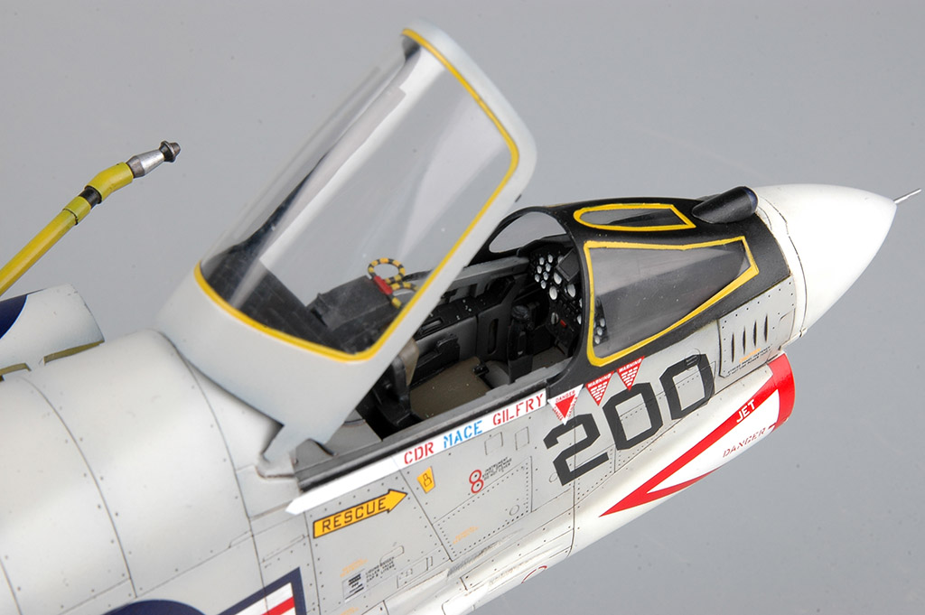 F-8J Crusader 02273-1/32 Series-TRUMPETER（china）