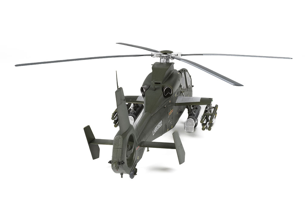 Z-19 Light Scout/Attack Helicopter 05819-1/48 Series