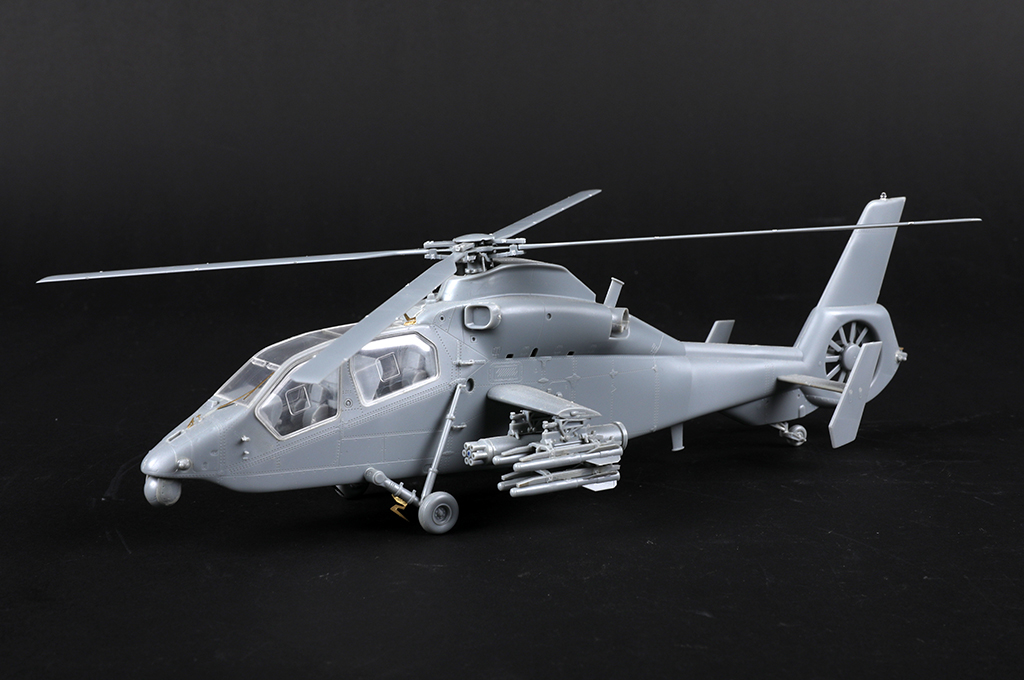 Z-19 Light Scout/Attack Helicopter 05819-1/48 Series
