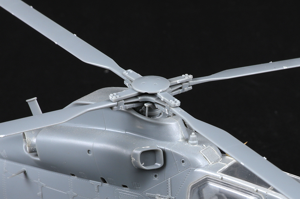 Z-19 Light Scout/Attack Helicopter 05819-1/48 Series