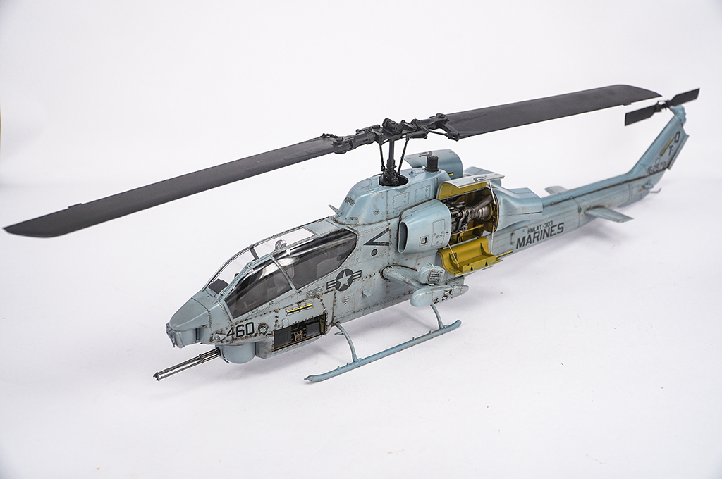 AH-1W Super Cobra (Turned Exhaust) 05117-1/35 Series-TRUMPETER