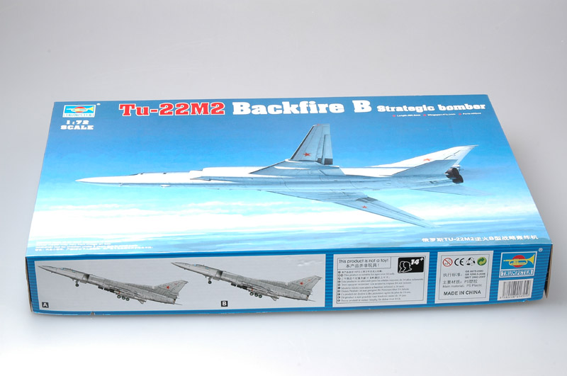 Tu-22M2 Backfire B Strategic bomber 01655-1/72 Series-TRUMPETER